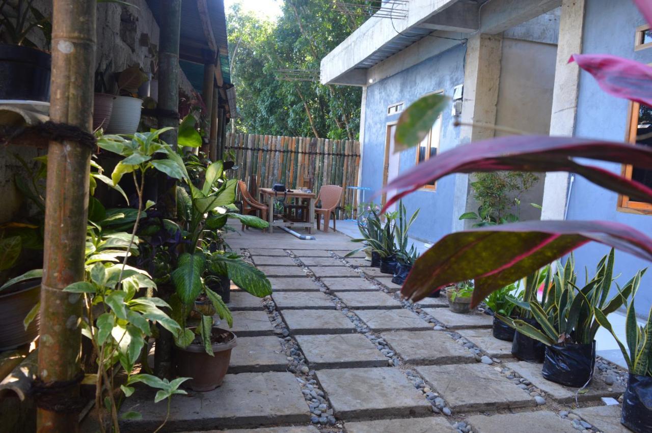 Labuan Bajo Mahoni Guesthouse Zewnętrze zdjęcie