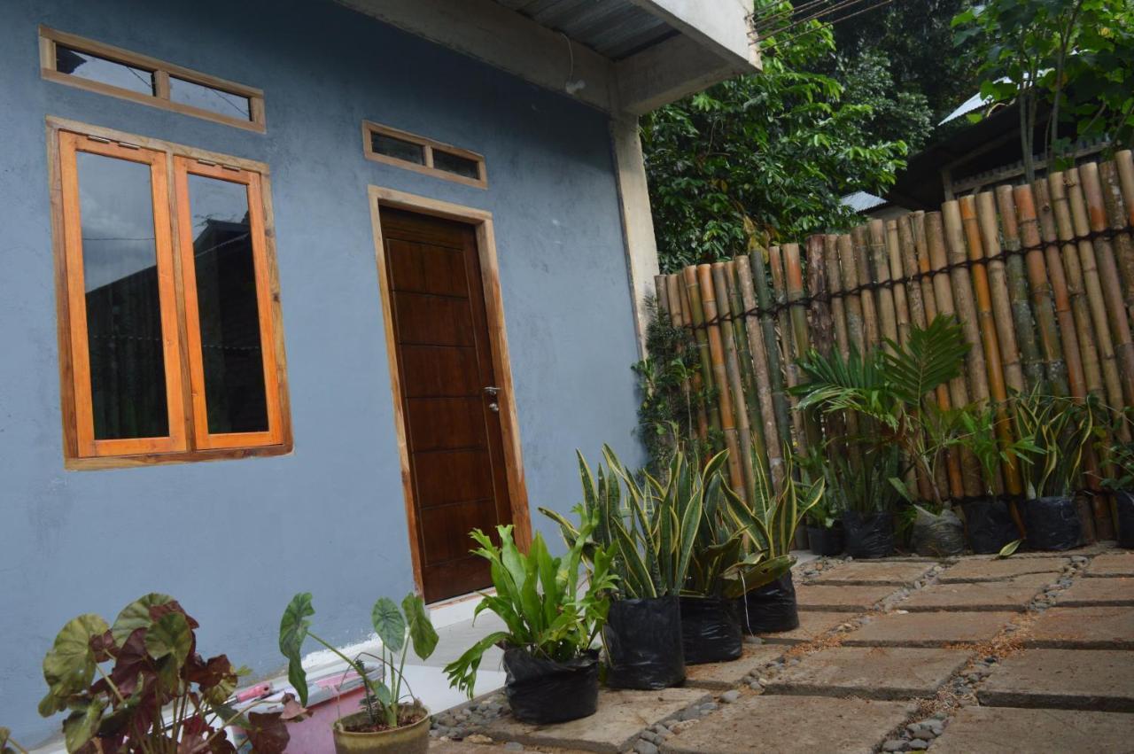 Labuan Bajo Mahoni Guesthouse Zewnętrze zdjęcie