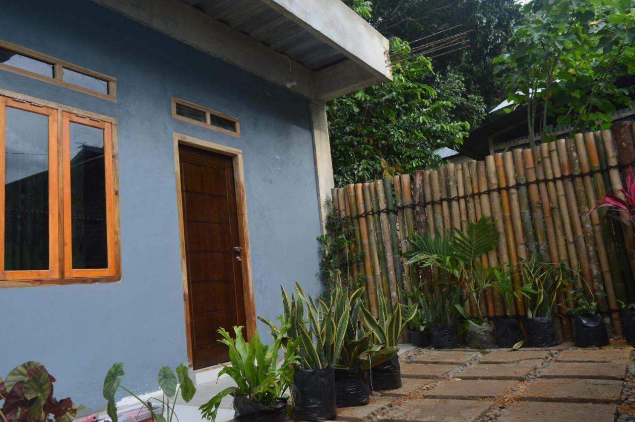 Labuan Bajo Mahoni Guesthouse Zewnętrze zdjęcie