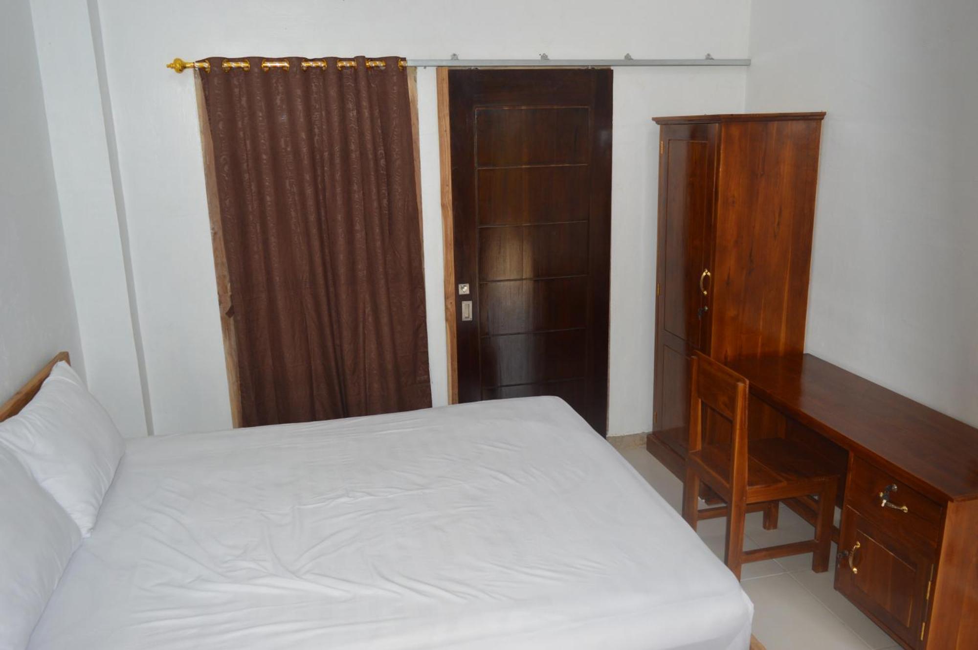 Labuan Bajo Mahoni Guesthouse Zewnętrze zdjęcie