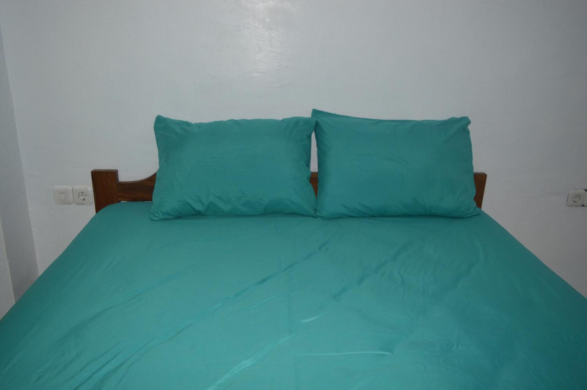 Labuan Bajo Mahoni Guesthouse Zewnętrze zdjęcie