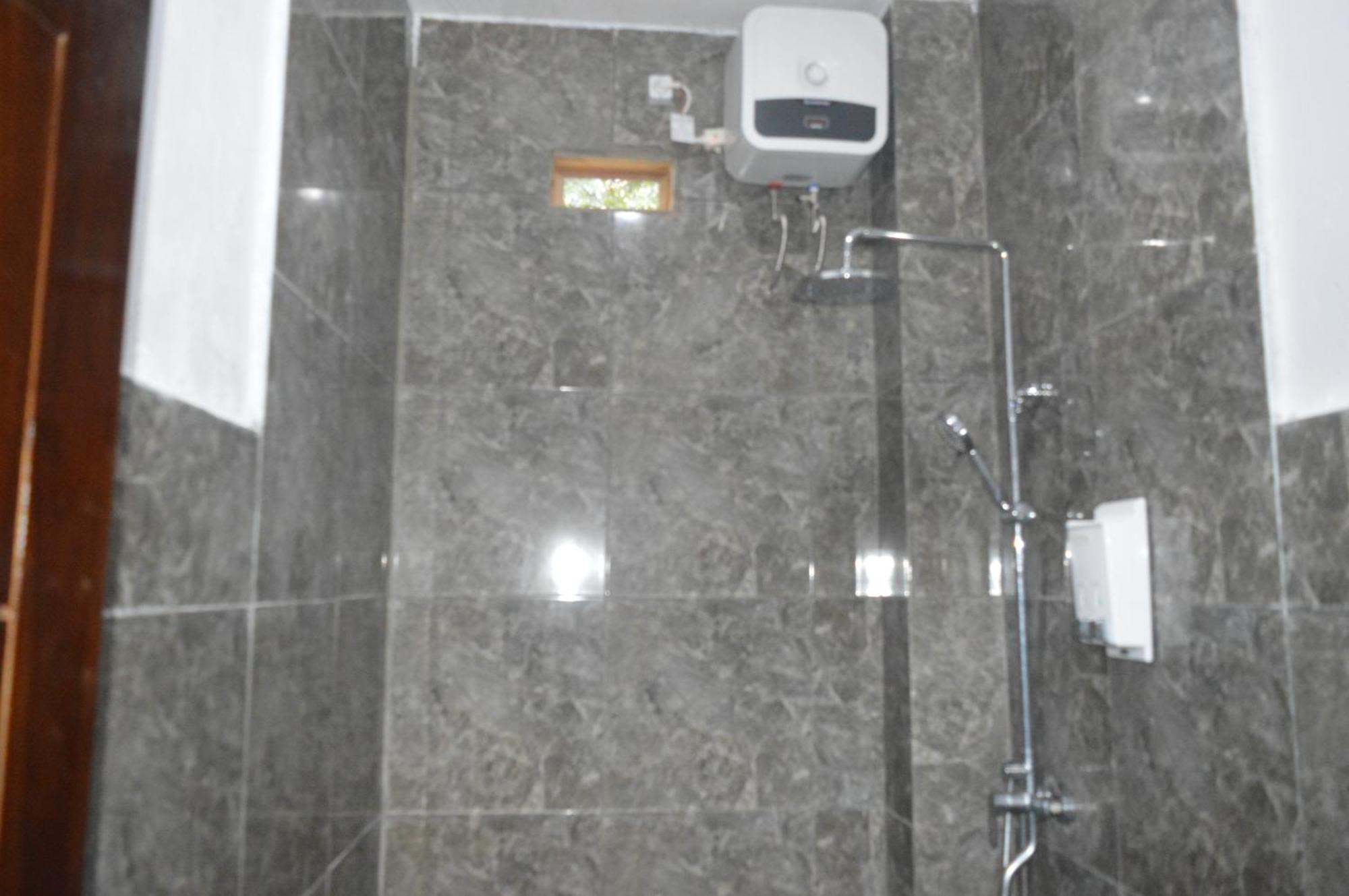 Labuan Bajo Mahoni Guesthouse Zewnętrze zdjęcie